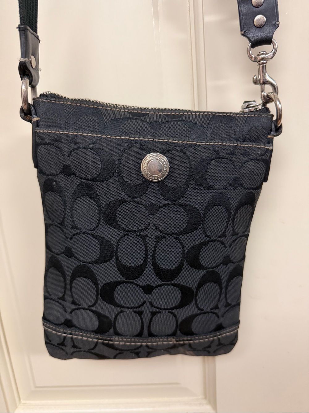 Coach Signature Swingpack Crossbody